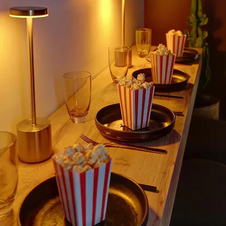Sacré Coeur, Netflix&chill By Ecoflats